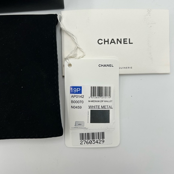 (SOLD) Chanel Medium Blue Leather Zip Wallet (2760****) - Picture 13 of 14